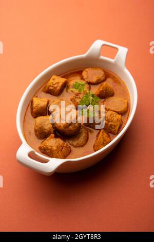 Besan Gatte Ki Sabzi ou Gatta Curry Recipe, menu rajasthani populaire pour le déjeuner ou le dîner Banque D'Images