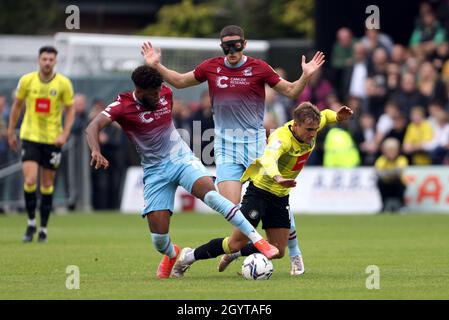 Scunthorpe United Myles Hippolyte s'attaque à Alex Pattison de Harrogate Town lors du match de la Sky Bet League Two au stade Envirovent, à Harrogate.Date de la photo: Samedi 9 octobre 2021. Banque D'Images