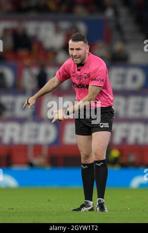 Arbitre Liam Moore en action pendant le jeu Banque D'Images