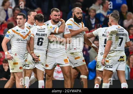 Mike McMeeken (12) de Catalans Dragons célèbre son essai Banque D'Images