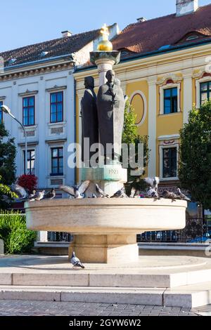 Huseg-kut (Fontaine de Fidelity) avec l'an 1921, Varkerulet, Sopron, Hongrie Banque D'Images