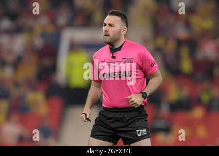 Arbitre Liam Moore en action pendant le jeu Banque D'Images