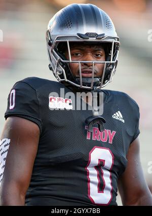 Troy, Alabama, États-Unis.9 octobre 2021.Troy Trojans en cours de retour Kimani Vidal (0) se réchauffe avant un match de football NCAA entre les Troy Trojans et les Georgia Southern Eagles au Veterans Memorial Stadium à Troy, Alabama.Brandon Sumrall/CSM/Alamy Live News Banque D'Images
