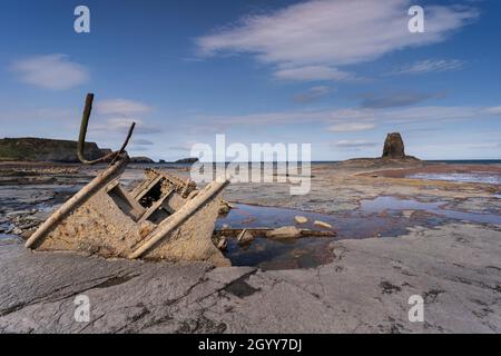 L'épave de l'amiral von Tromp et de la NAB noire à Saltwick Bay près de Whitby sur la côte du North Yorkshire. Banque D'Images