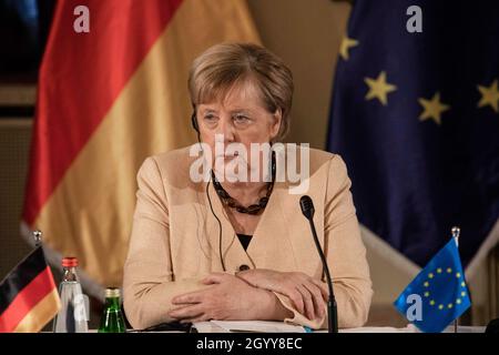 Jérusalem, Israël.10 octobre 2021.La chancelière allemande Angela Merkel assiste à la réunion hebdomadaire du Cabinet israélien dans le cadre de sa visite de deux jours en Israël.Crédit : Ilia Yefimovich/dpa/Alay Live News Banque D'Images