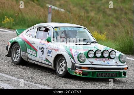 Circuit urbain Saint-Marin, Saint-Marin, République de Saint-Marin, 08 octobre 2021, FABBRICA DINO (ITA) LEONARDO MASSIMO (ITA) - PORSCHE 911r pendant RAL Banque D'Images