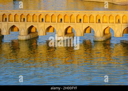 Miniature de si-o-se Pol, Pont Allahverdi Khan, Pont de 33 Arches exposées en Turquie.Le pont original est à Ispahan Iran Banque D'Images