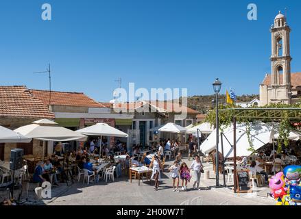 Festival du vin du village d'Arsos 2021, dans le cadre des festivals du vin du quartier de Limassol, Chypre. Banque D'Images