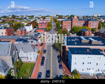 Vue aérienne du quartier historique de Munjoy Hill sur Congress Street depuis le centre-ville de Portland, Maine ME, États-Unis. Banque D'Images