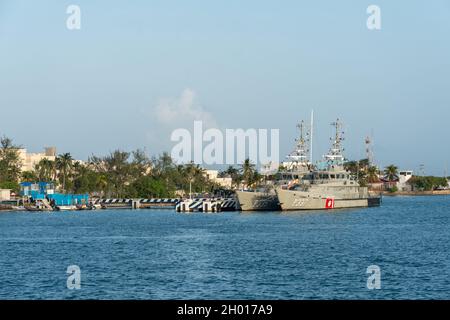 Isla Mujeres, Quintana Roo, Mexique - 13 septembre 2021 : navires militaires de la marine mexicaine, à Isla Mujeres près du port de ferry Banque D'Images