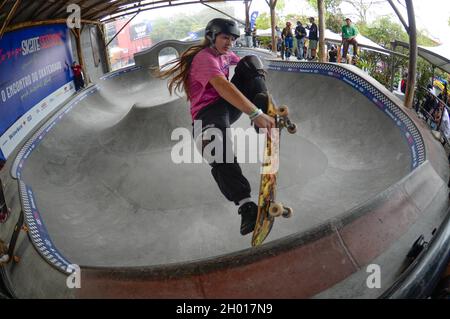 Florianópolis (SC), 10/10/2021 - Esporte / Skate - Ocorre neste domingo o Floripa Skate sessions.EVENTO realizado na cidade de Florianópolis, Santa C. Banque D'Images