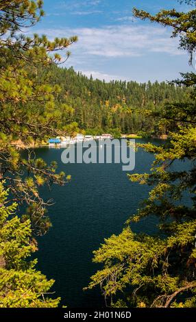 Beau coeur d'Alene Lake dans la région de North Idaho Banque D'Images