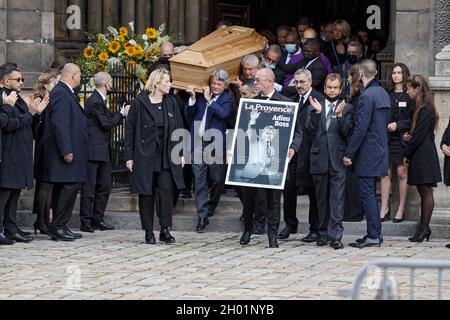 Paris, France.6 octobre 2021.Messe funéraire organisée à l'église Saint-Germain-des-Prés à Paris en hommage à Bernard Tapie le 6 octobre 2021. Banque D'Images