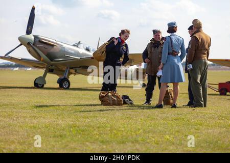 spitfires Supermarine alignés sur la ligne de vol de Duxford Banque D'Images