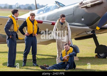 spitfires Supermarine alignés sur la ligne de vol de Duxford Banque D'Images