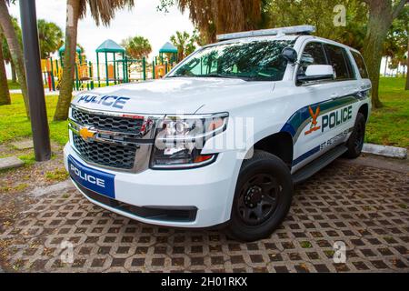 Chevrolet police SUV en service à la marina municipale dans le centre-ville de Saint-Pétersbourg, Floride FL, États-Unis. Banque D'Images