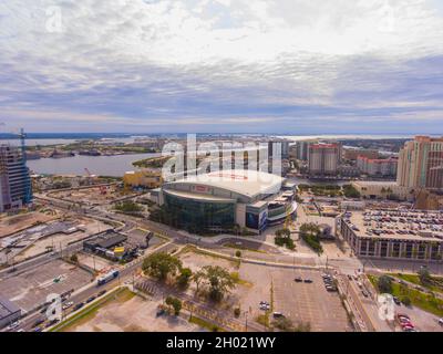 Amalie Arena vue aérienne au 401 Channelside Drive dans le centre-ville de Tampa, Floride FL, États-Unis.Ce lieu accueille la LNH Tampa Bay Lightning. Banque D'Images