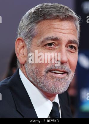 Londres, Royaume-Uni.10 octobre 2021.L'acteur/réalisateur américain George Clooney assiste à la première du Tender Bar au 65e BFI London film Festival le 10 octobre 2021.Photo par Rune Hellestad/UPI crédit: UPI/Alay Live News Banque D'Images