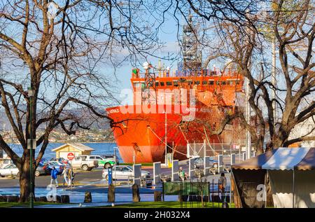 Le brise-glace Aurora Australis dans son port d'origine trois ans avant son dernier voyage pour la division antarctique australienne en 2020 - Hobart, Australie Banque D'Images