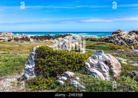 Vue sur l'océan Indien depuis la pointe sud de l'Afrique, Cape Agulhas, Afrique du Sud Banque D'Images