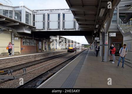 East Midlands Railway 170 classe Turbostar train à la gare de Derby, 14 août 2021 Banque D'Images