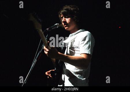 Milan Italie 2006-05-13 : concert en direct du groupe Arctic Monkeys au Rolling Stones , le chanteur et guitariste Alex Turner Banque D'Images