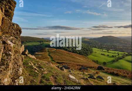 La Pierre de Gaer, Helmeth Hill, Hazler Hill et Ragleth Hill vus de Caer Caradoc, Church Stretton, Shropshire Banque D'Images