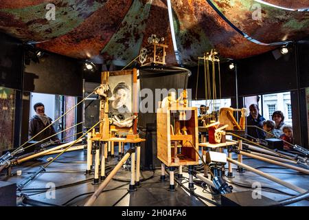 Automata carrousel par Geert Hautekiet au Festival International de Greenwich + Docklands, Greenwich, Londres, Royaume-Uni Banque D'Images