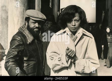 Diana Ross, chanteuse, compositrice et actrice américaine, et Berry Gordy, responsable du disque, années 1970 Banque D'Images