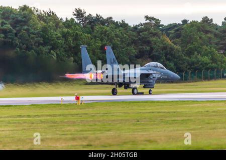 USAF F15 Strike Eagle tactique Fighter à RAF(USAF) Lakenheath à Suffolk, Angleterre, Royaume-Uni décollage avec Afterburners on Banque D'Images