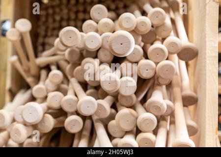 Brookville, Pennsylvanie - les battes de baseball sont fabriquées à BWP Bats.L'entreprise fabrique des chauves-souris pour les joueurs professionnels et amateurs. Banque D'Images