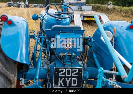 A 1960 Fordson Dexta Vintage Tractor, Reg No: 202 KYD, au Chew Stoke labour Match, Bristol UK 19-09-2021. Banque D'Images