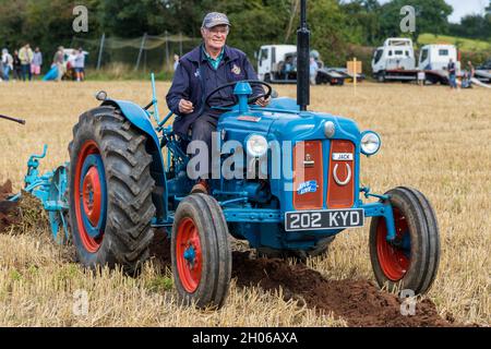 A 1960 Fordson Dexta Vintage Tractor, Reg No: 202 KYD, au Chew Stoke labour Match, Bristol UK 19-09-2021. Banque D'Images