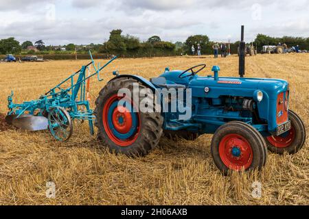 A 1960 Fordson Dexta Vintage Tractor, Reg No: 202 KYD, au Chew Stoke labour Match, Bristol UK 19-09-2021. Banque D'Images