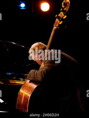 Arnie Somogyi jouant avec l'Art Themen / Tom Ridout Quintet au Herts Jazz Club, St Albans Banque D'Images