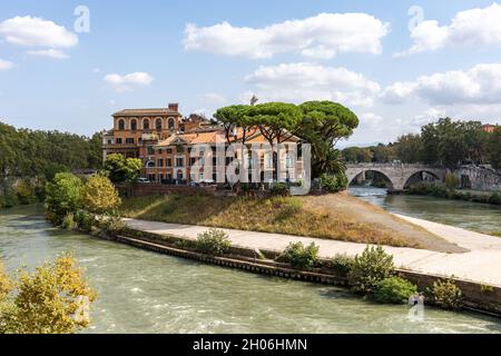 Tiber Island ou Isola Tiberina à Rome, Italie Banque D'Images
