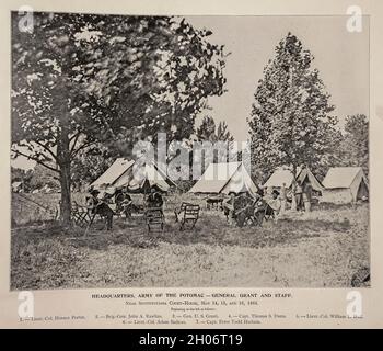 Quartier général de l'armée du Potomac, général Grant et état-major près du palais de justice de Spottsylvania, 14, 15 et 16 mai 1864. Du livre de la guerre de Sécession et de l'album Grant : 'art immortelles' :Un portfolio de reproductions en demi-ton de photographies rares et coûteuses destinées à perpétuer la mémoire du général Ulysses S. Grant, représentant des scènes et des incidents liés à la guerre civile, publiés à Boston et à New York par W. H. Allen en 1894 Banque D'Images