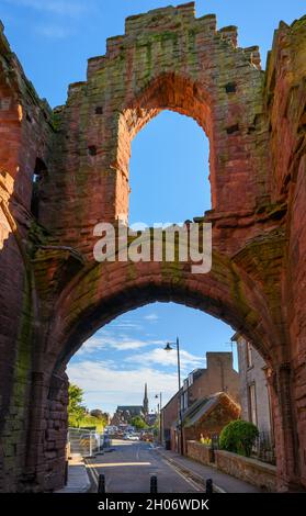 Vue sur Abbey Street depuis Arbroath Abbey, Arbroath, Écosse, Royaume-Uni Banque D'Images