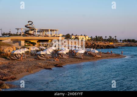 Club de plage d'Antasia, plage de SODAP, Paphos, Chypre Banque D'Images