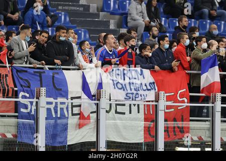 Milan, Italie.10 octobre 2021.Les supporters de la France lors de la finale de la Ligue des Nations de l'UEFA 2021 finale du match de football entre l'Espagne et la France au stade Giuseppe Meazza, Milan, Italie, le 10 octobre 2021 crédit : Independent photo Agency/Alay Live News Banque D'Images