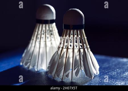 Shuttlecocks pour le sport de badminton .Jarret de plumes d'oie Banque D'Images