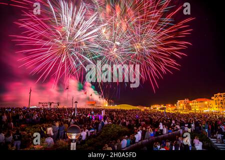 Biscarrosse Plage (sud-ouest de la France) : feux d'artifice du 14 juillet (14 juillet) Banque D'Images