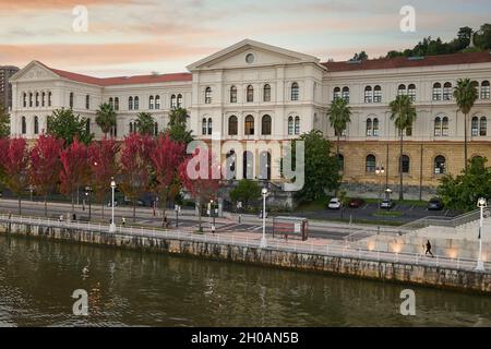 Façade de l'Université de Deusto, Bilbao, Gascogne, pays Basque, Euskadi,Euskal Herria, Espagne Banque D'Images