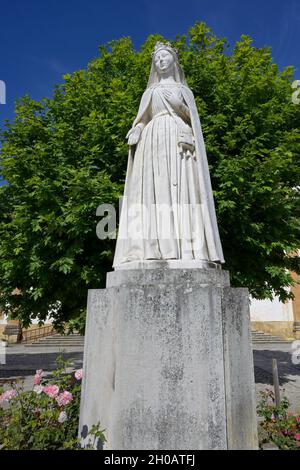 Monastère de Santa Clara-a-Nova, statue de la reine Sainte Isabel, Coimbra, Beira, Portugal Banque D'Images