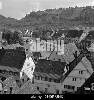 Blick auf die Dächer von SULZ AM NECKAR, Deutschland 1930 er Jahre. Vue sur les toits de Ag à Rivière Neckar, Allemagne 1930. Banque D'Images