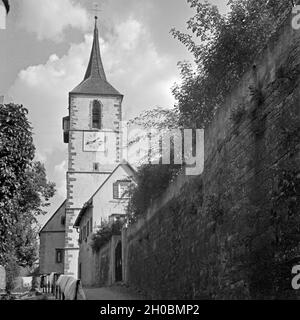 Blick auf die evangelische Stadtkirche à SULZ AM NECKAR, Deutschland 1930 er Jahre. Vue de l'église protestante de Ag à Rivière Neckar, Allemagne 1930. Banque D'Images