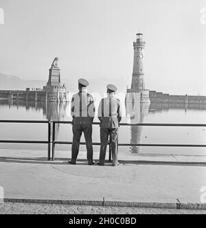 Ein Ausflug nach Lindau am Bodensee, Deutsches Reich 1930er Jahre. Un voyage à Lindau situé au bord du lac de Constance, Allemagne 1930. Banque D'Images