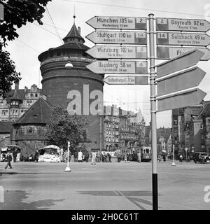 Frauentor Das im Südosten der alten Stadtmauer von Nürnberg, Allemagne Allemagne Années 1930 er Jahre. Frauentor gate dans le sud-est de l'ancien mur de la ville de Nuremberg, Allemagne 1930. Banque D'Images