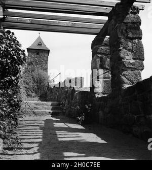 Burg Giebichenstein bei Halle an der Saale, Allemagne Allemagne Années 1930 er Jahre. Le château de Giebichenstein près de Halle, Allemagne 1930. Banque D'Images