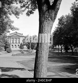 Blick auf das Deutsche Theater à Berlin, Deutschland 1930 er Jahre. Vue de la Deutsches Theatre Theatre à Goettingen, Allemagne 1930. Banque D'Images